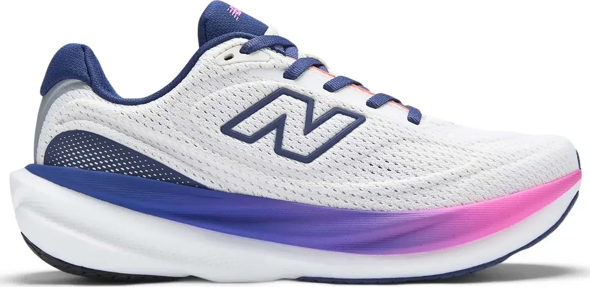 New Balance Infinion 1080 v15 løpesko for dame i lys sea salt-farge, sett fra siden